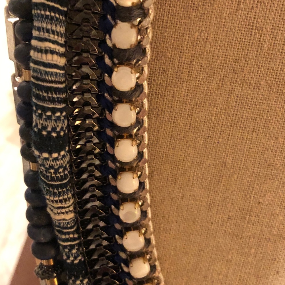 Two statement necklaces - Picture 14 of 14